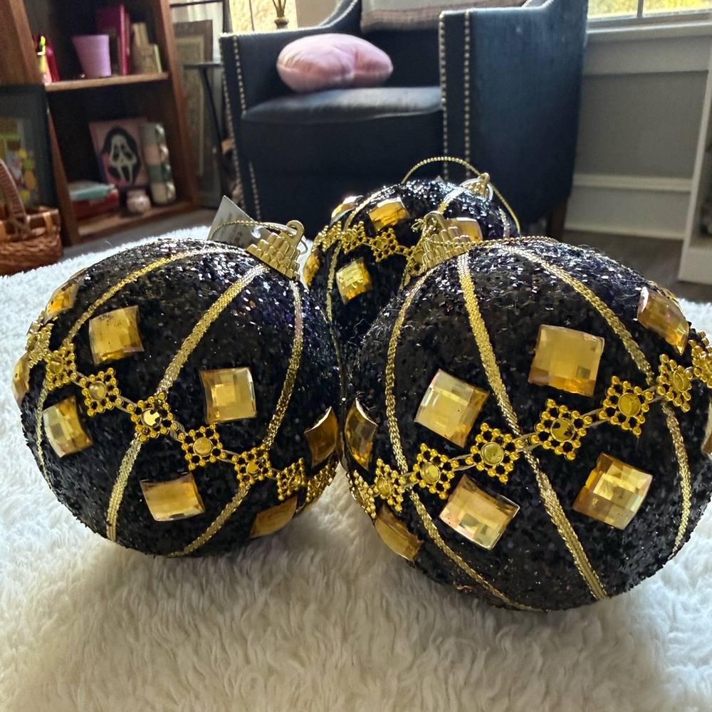 Black and Gold Sequin Holiday Ornament Set - Elegant Decorative Baubles